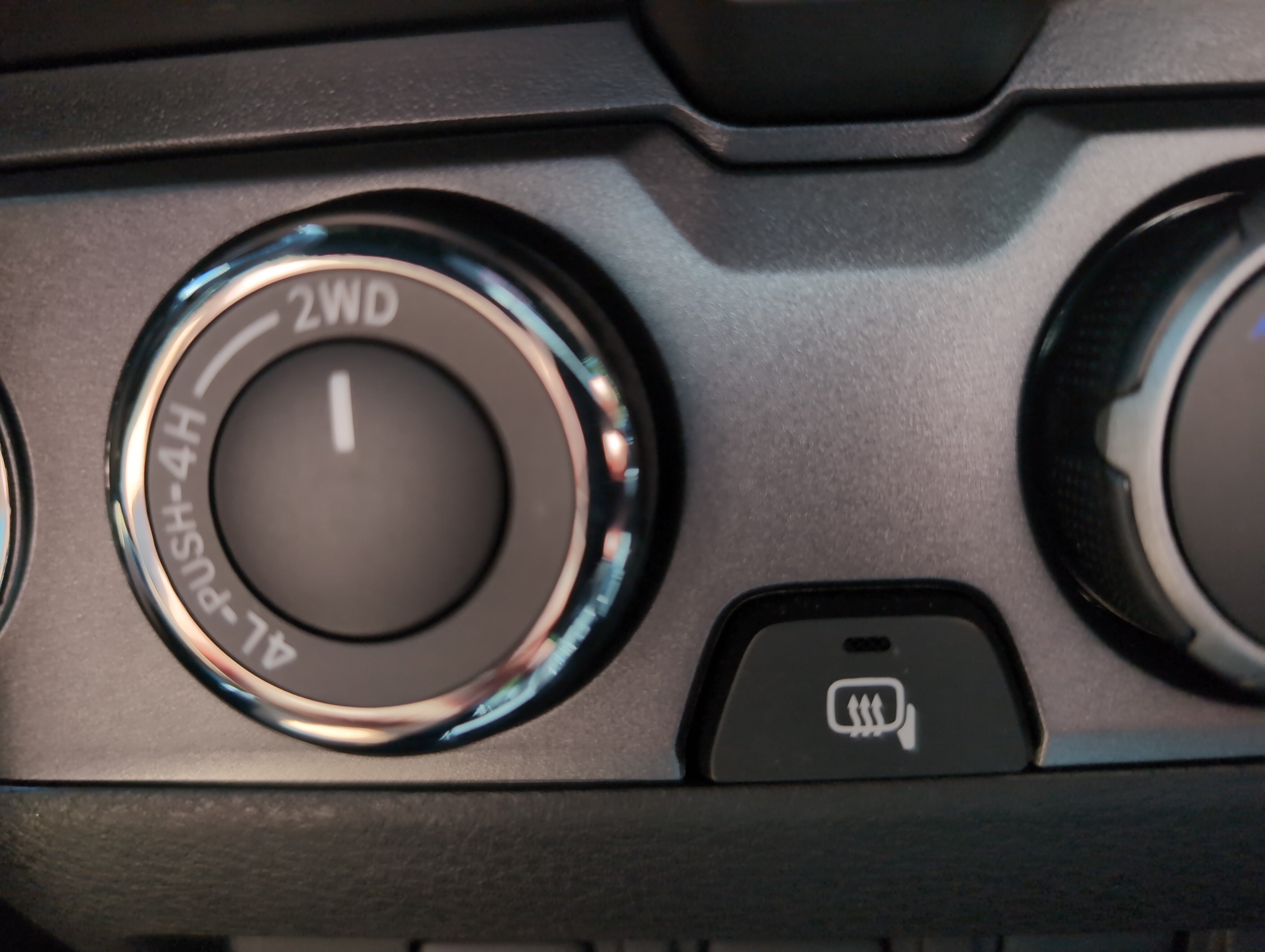 Certified 2023 Toyota Tacoma TRD Off-Road w/ Advanced Technology Package AWD/4WD image 34