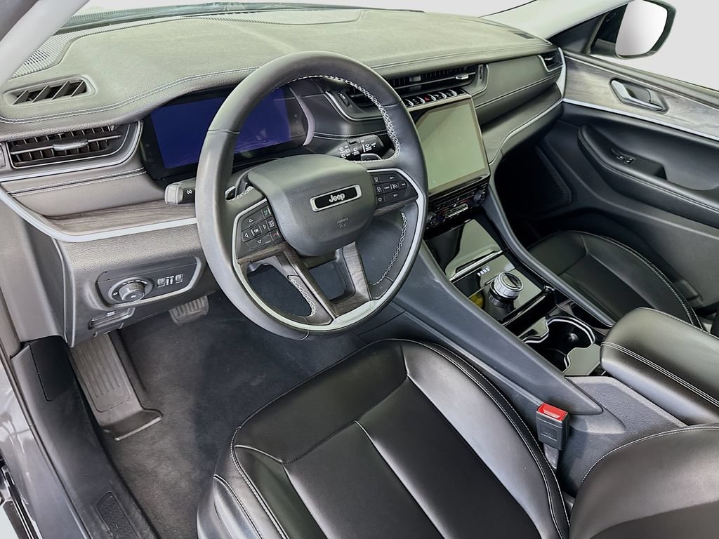 Used 2023 Jeep Grand Cherokee Limited RWD image 9