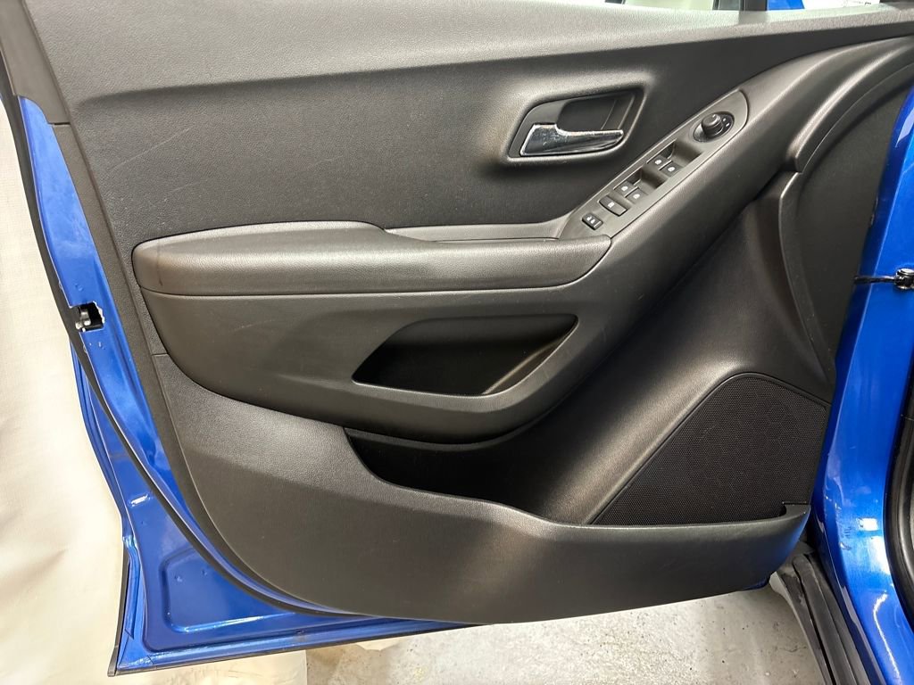 Used 2015 Chevrolet Trax LT w/ LT Plus Package image 10