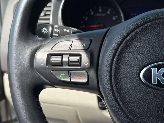 Used 2017 Kia Sedona LX w/ LX Essentials Premium Package image 26