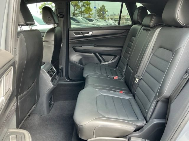 Certified 2024 Volkswagen Atlas Cross Sport SEL AWD/4WD image 17