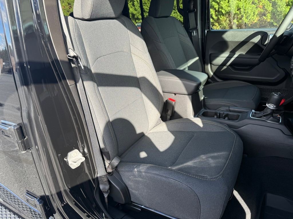 New 2025 Jeep Gladiator Sport image 22