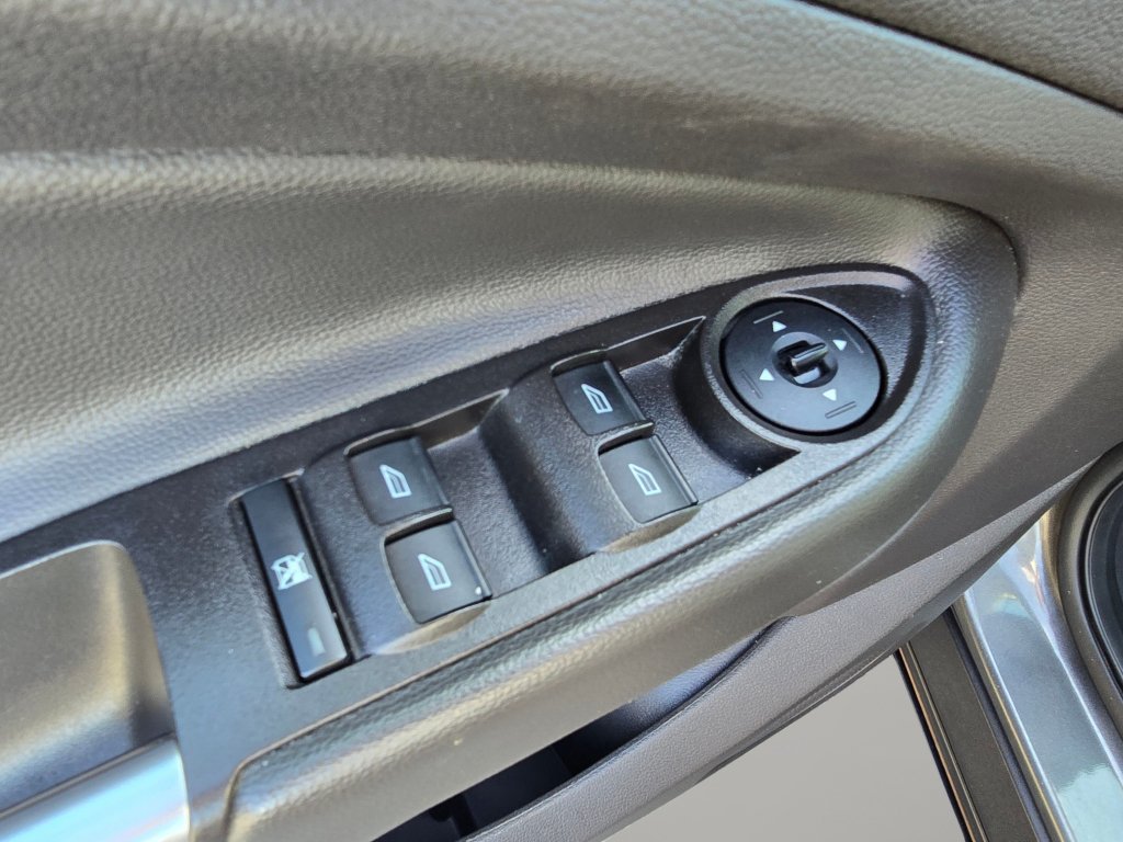 Used 2018 Ford Escape SE FWD image 34