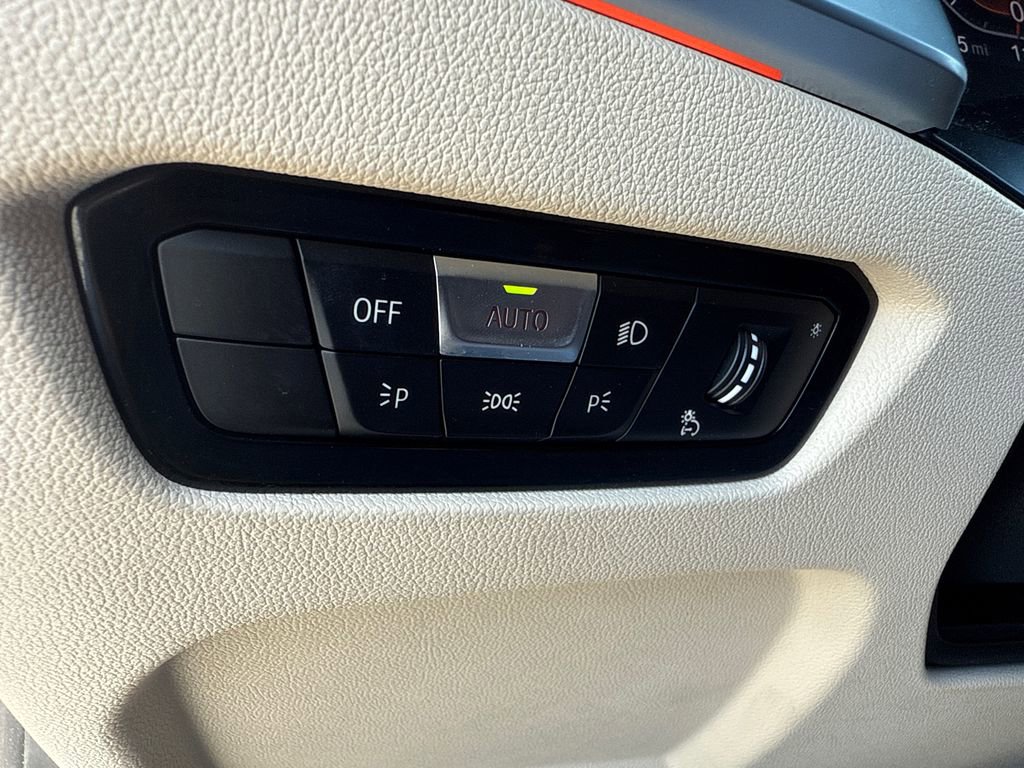 Used 2022 BMW 330i xDrive Sedan w/ Driving Assistance Package image 24