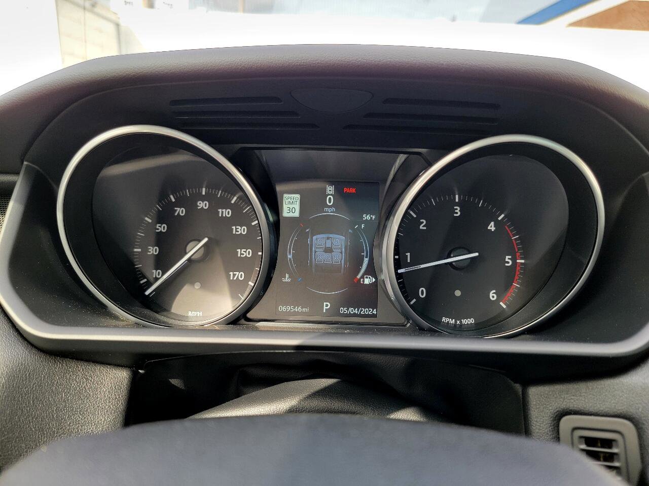 Used 2017 Land Rover Range Rover Sport HSE image 27