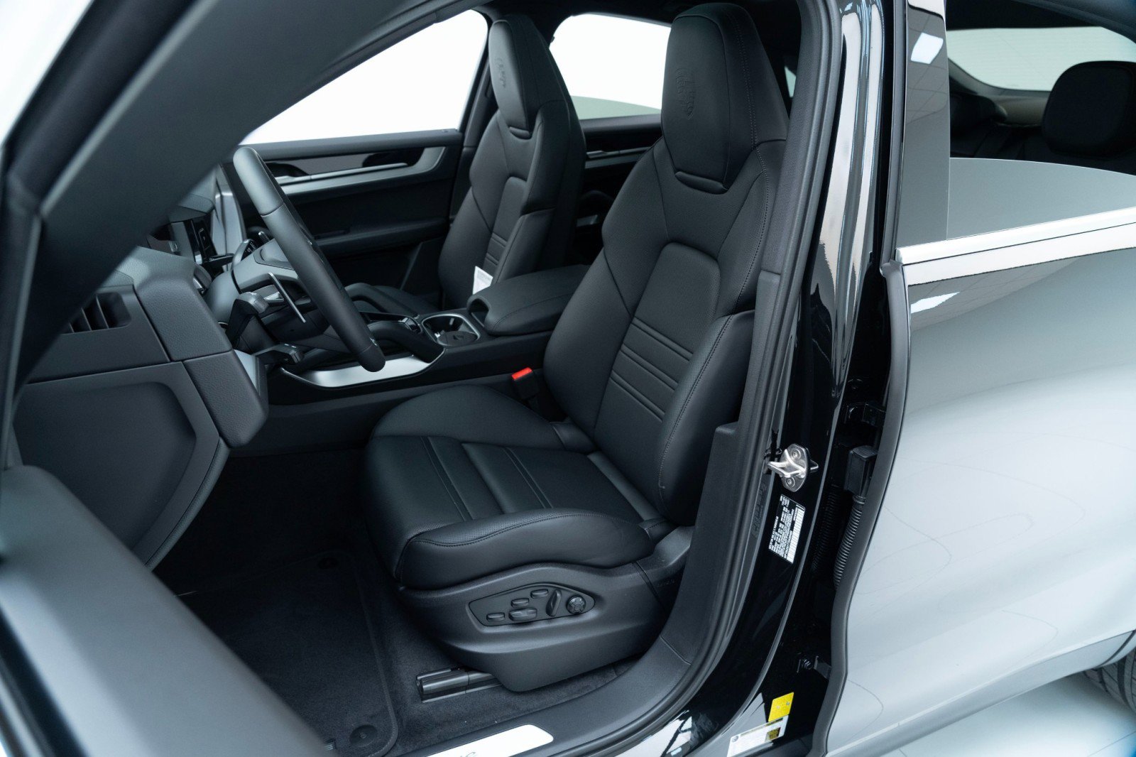New 2026 Porsche Cayenne Coupe image 5