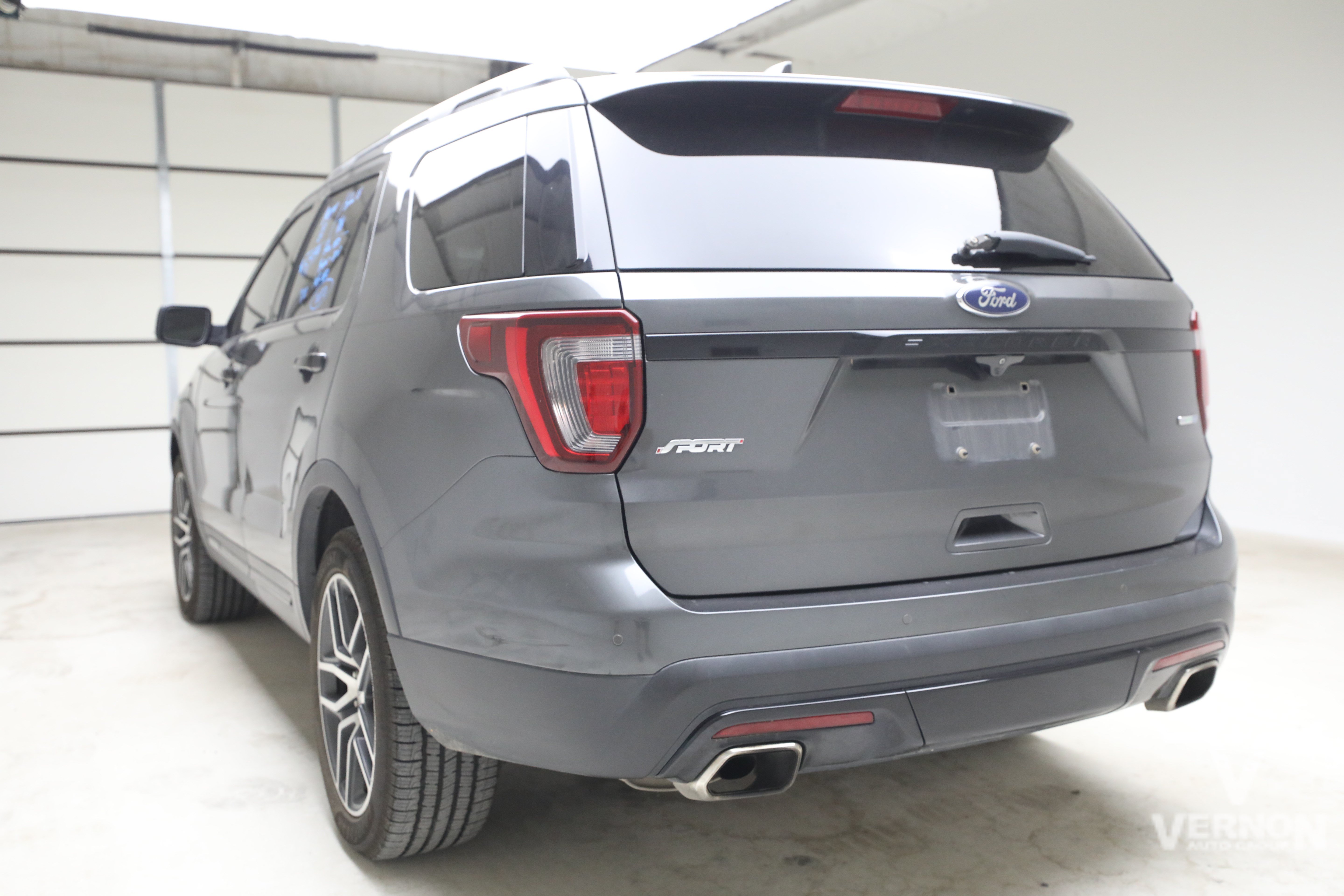 Used 2017 Ford Explorer Sport AWD/4WD image 2