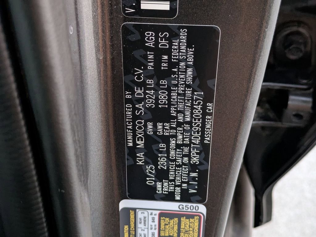 Used 2025 Kia K4 LXS image 32