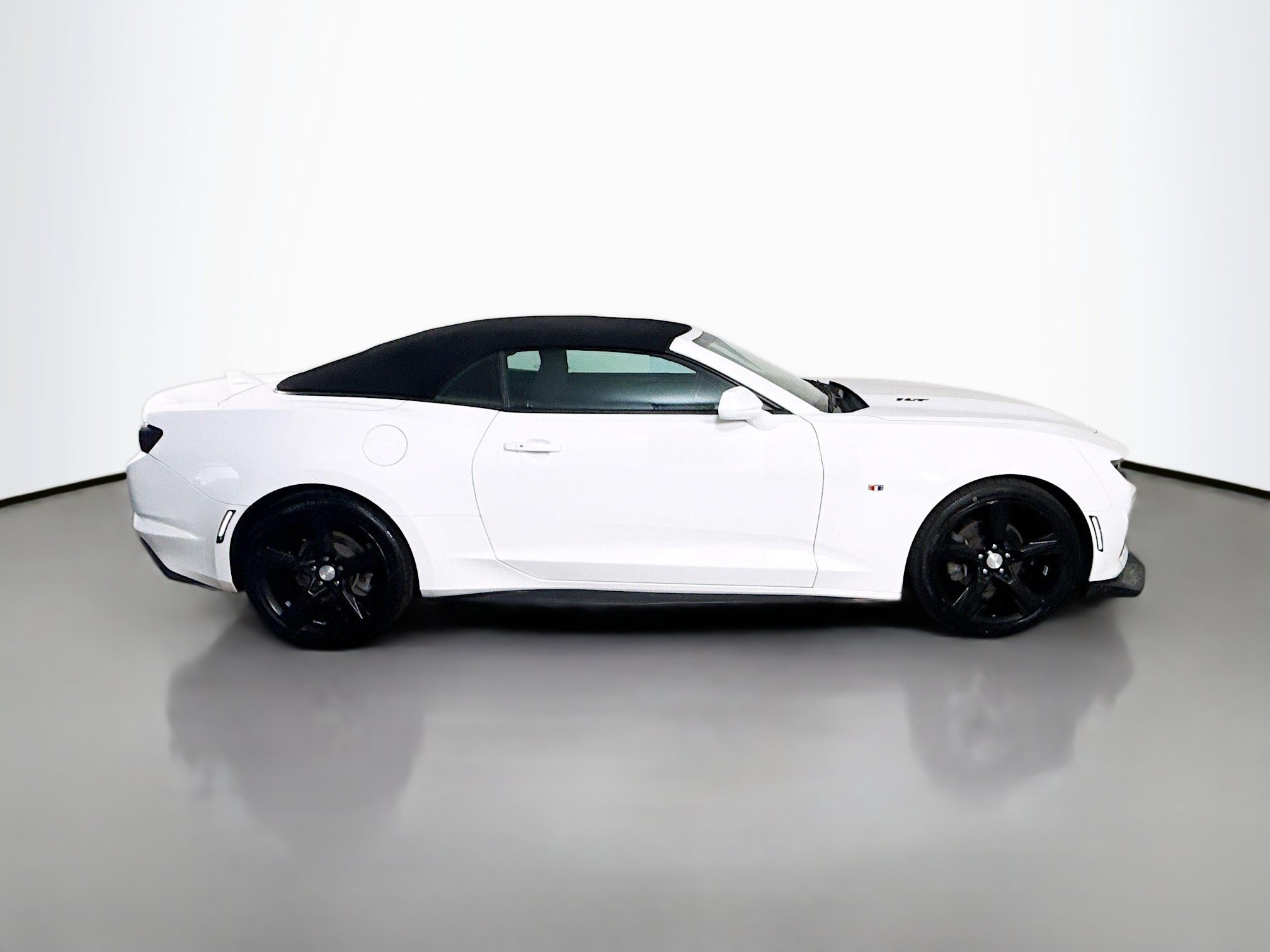 Used 2019 Chevrolet Camaro LT RWD image 11