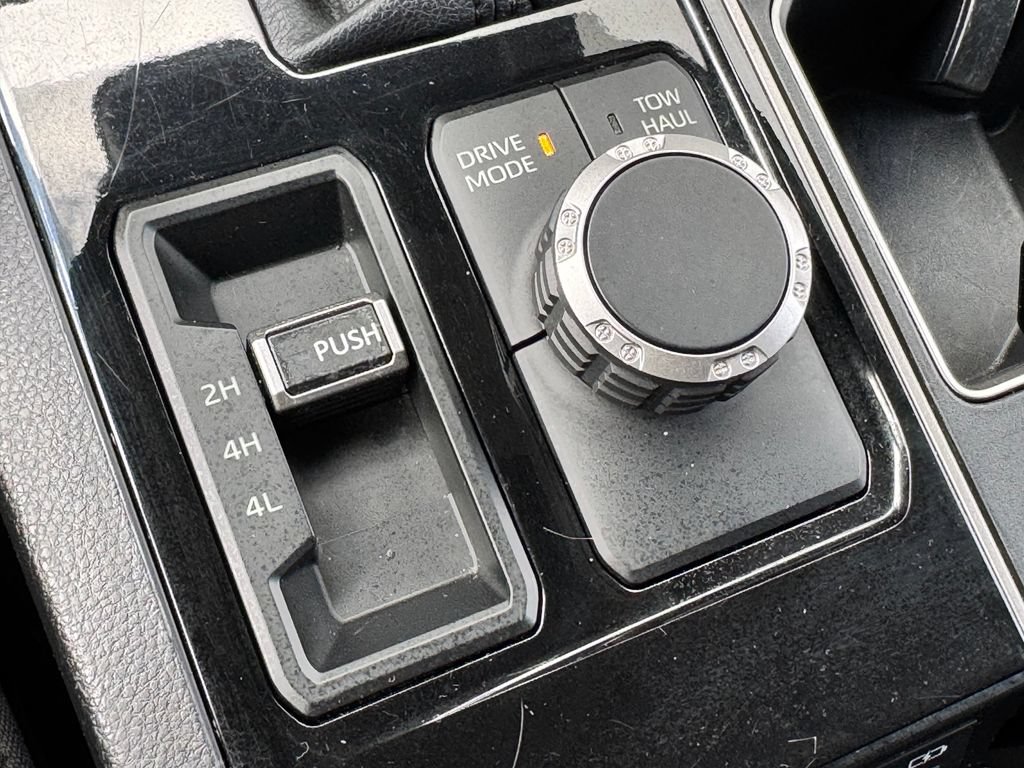 Used 2022 Toyota Tundra SR5 AWD/4WD image 25