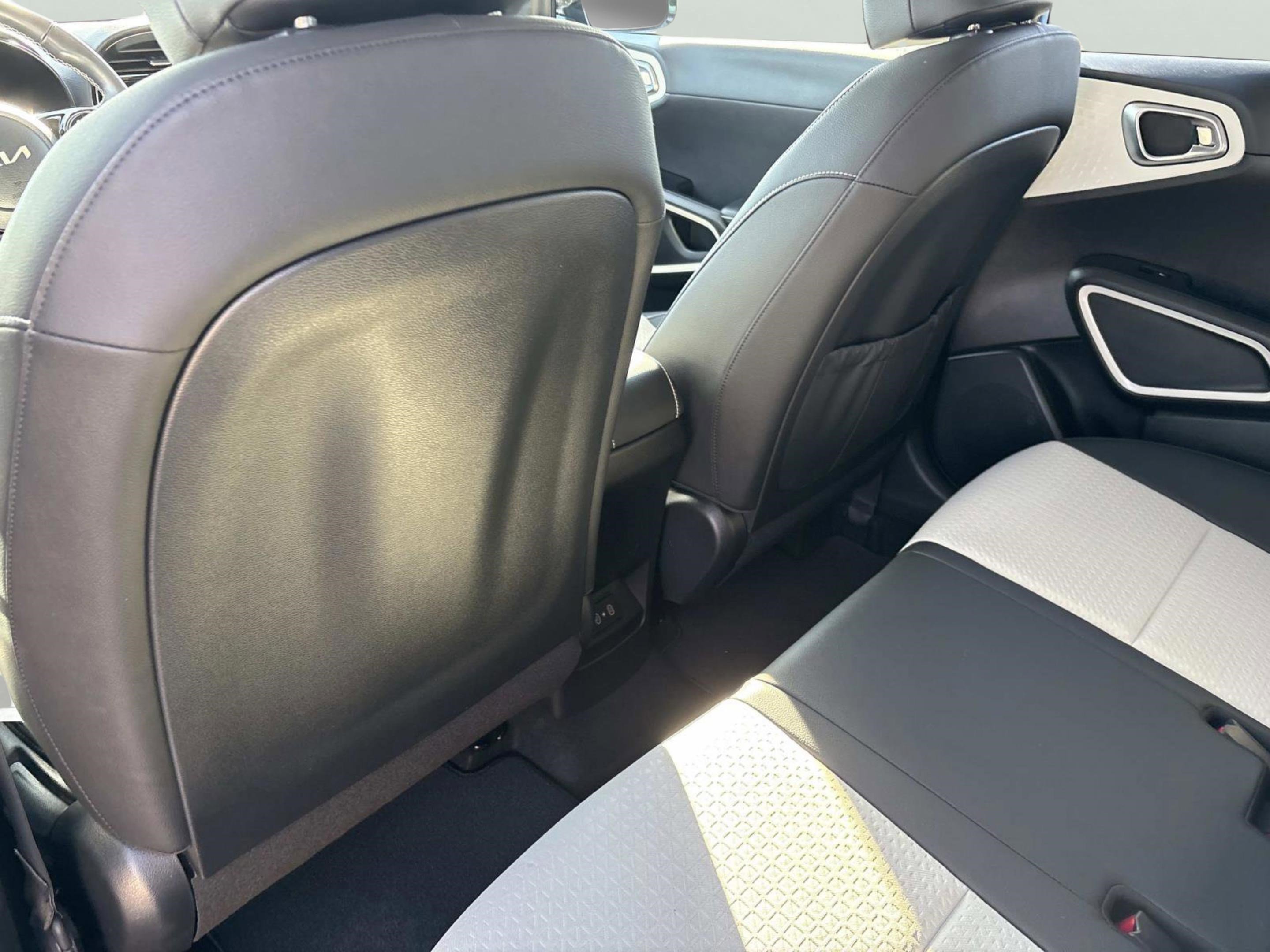 Used 2023 Kia Soul GT-Line image 12