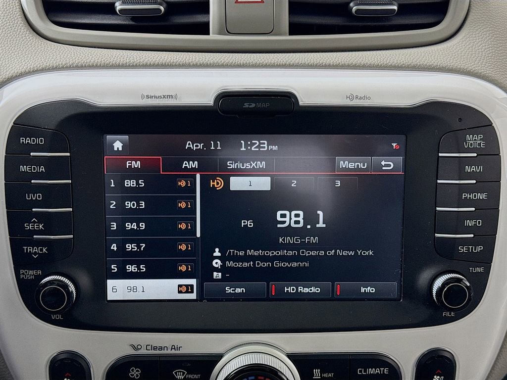 Used 2016 Kia Soul EV + w/ Sun & Fun Package image 19