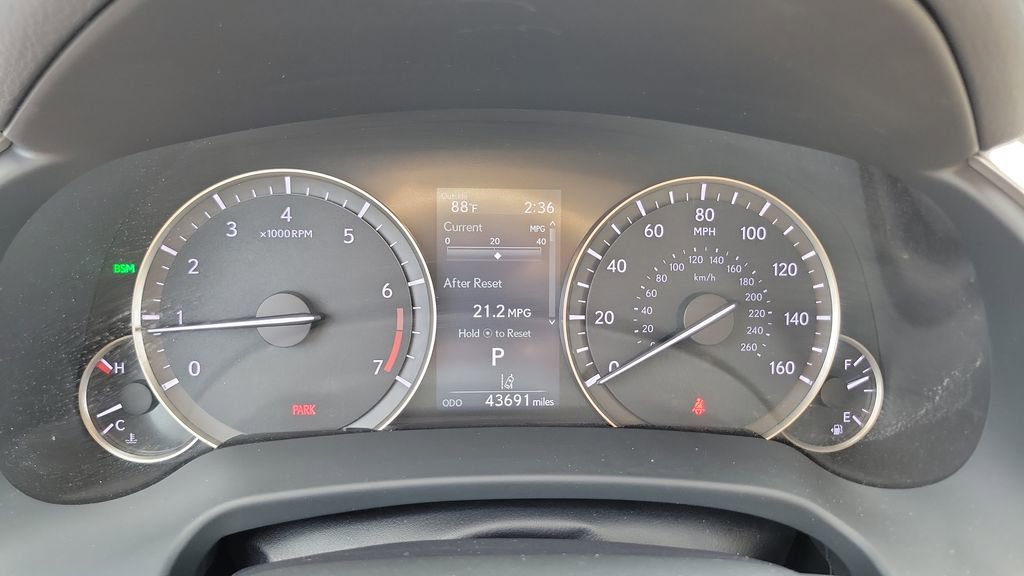 Used 2021 Lexus RX 350L Premium w/ Premium Package image 22