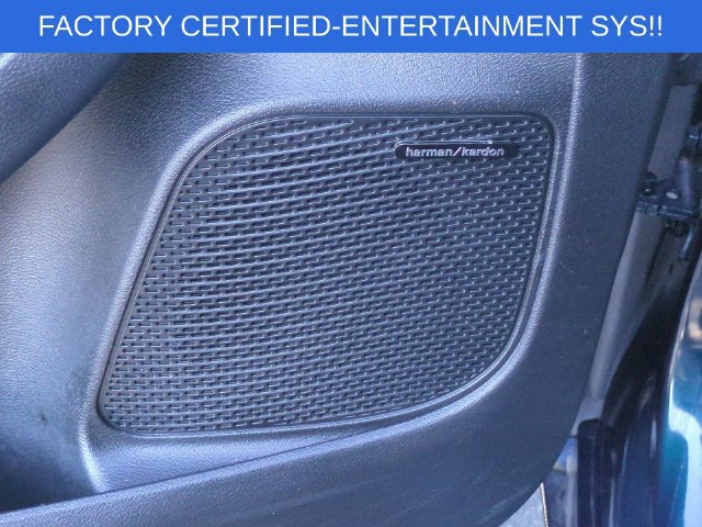 Certified 2023 Chrysler Pacifica Limited w/ Uconnect Theater Family Group FWD image 15