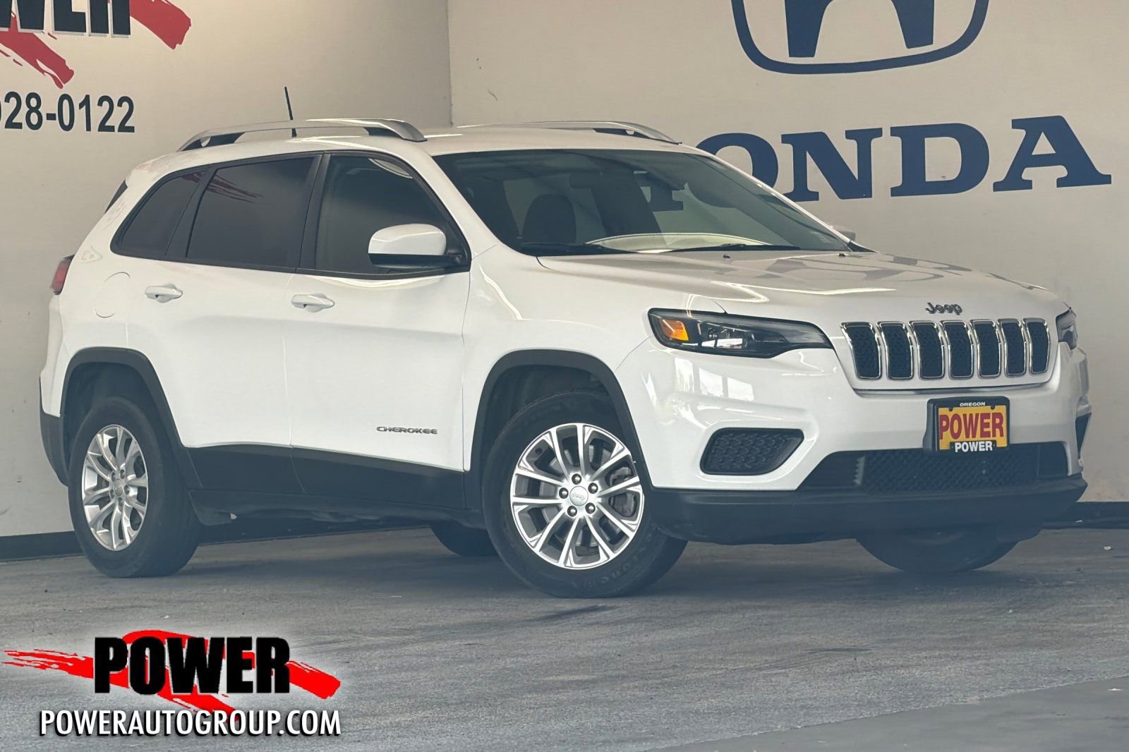 Used 2020 Jeep Cherokee Latitude FWD image 1