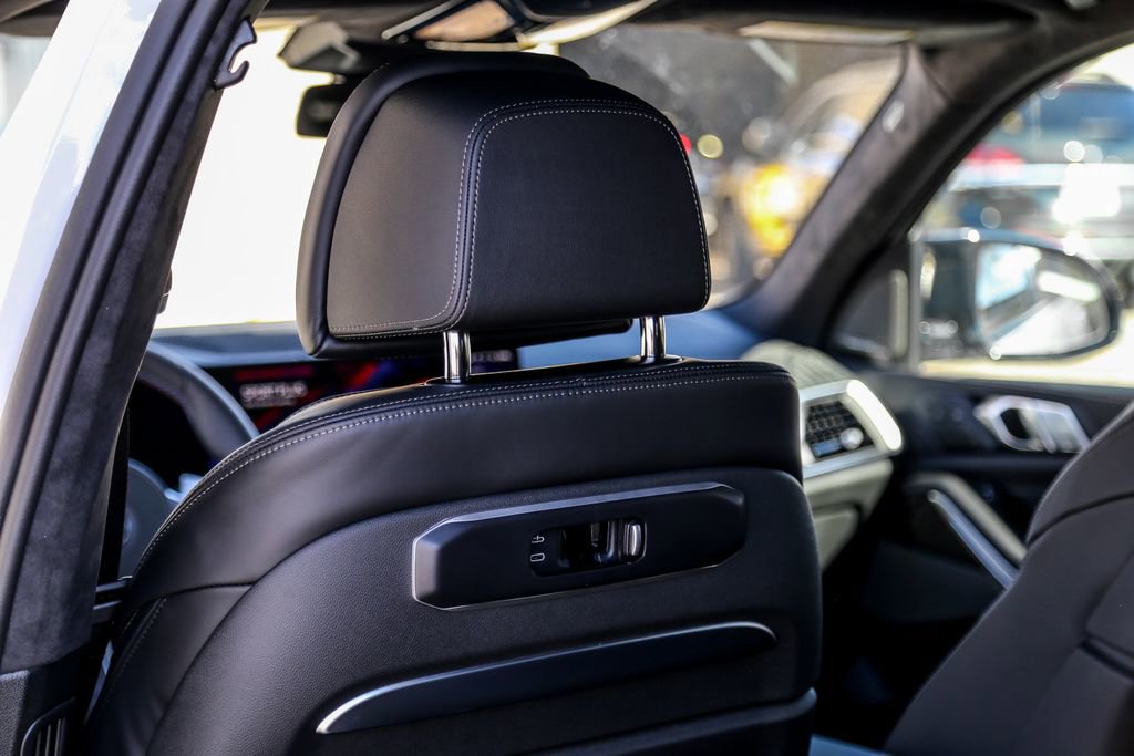 New 2026 BMW X7 M60i image 22