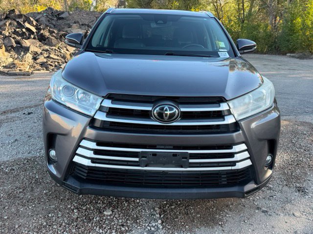 Used 2018 Toyota Highlander XLE AWD/4WD image 8