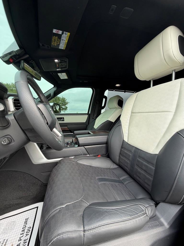 Used 2025 Toyota Sequoia Capstone AWD/4WD image 11