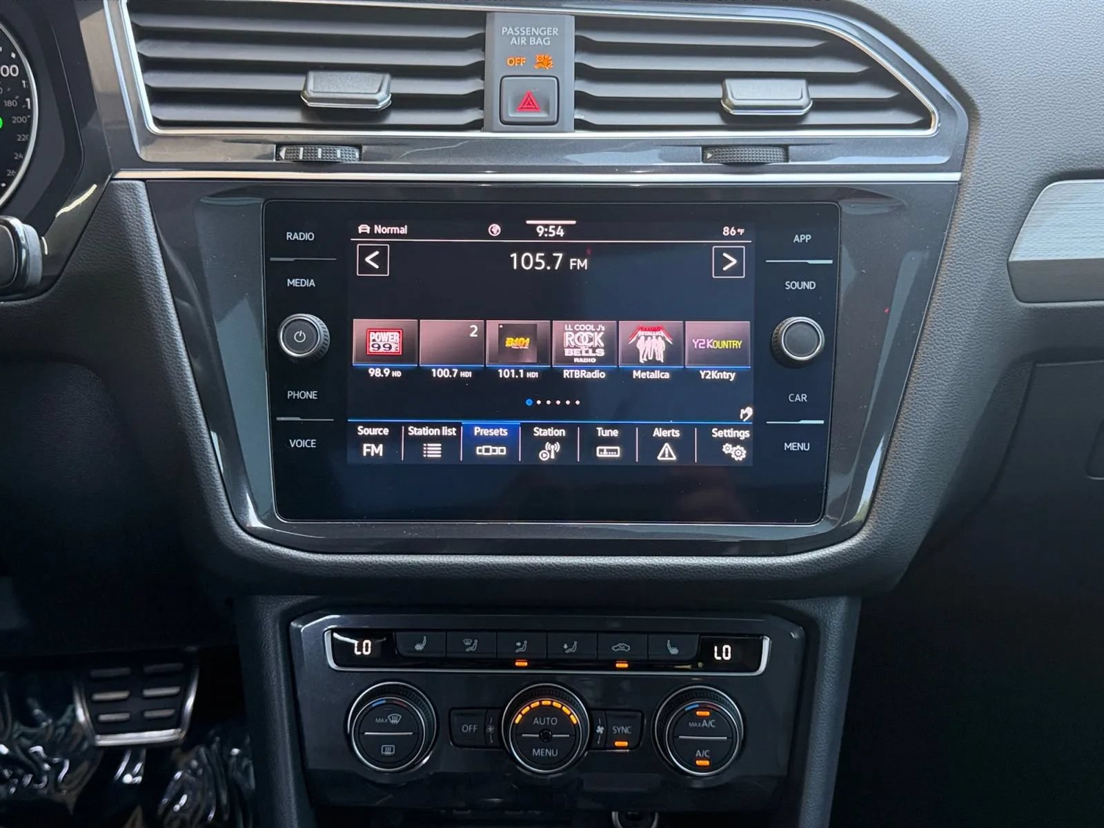 Used 2021 Volkswagen Tiguan SE R-Line AWD/4WD image 19