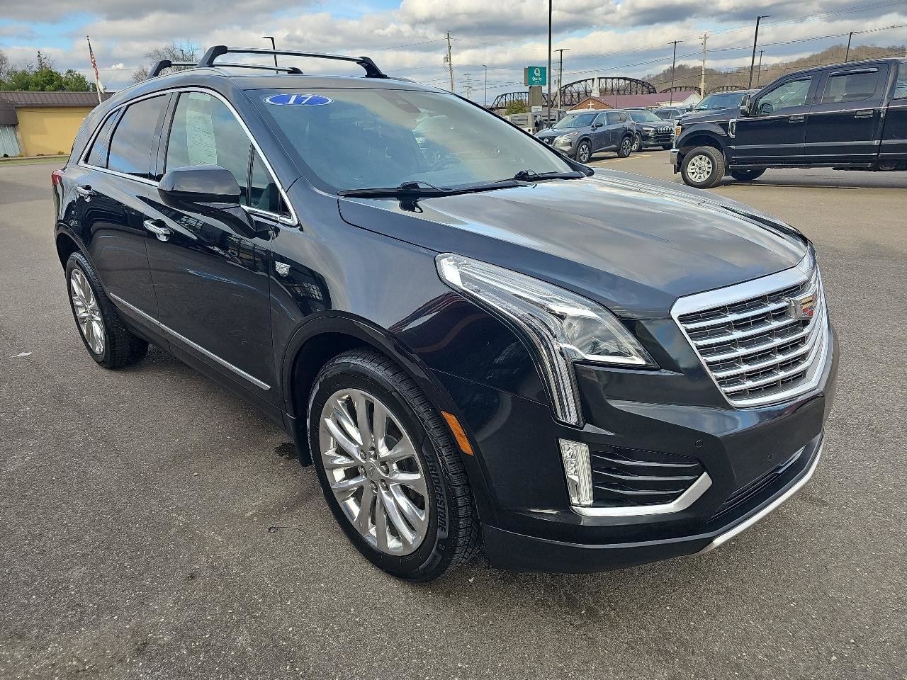 Used 2017 Cadillac XT5 Platinum AWD/4WD image 3
