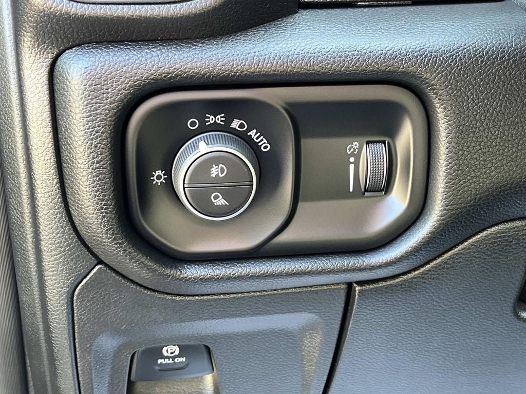 Used 2024 RAM 1500 Big Horn AWD/4WD image 30