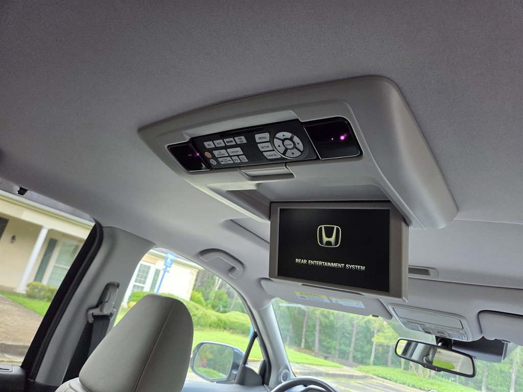 Used 2016 Honda Pilot Touring image 35