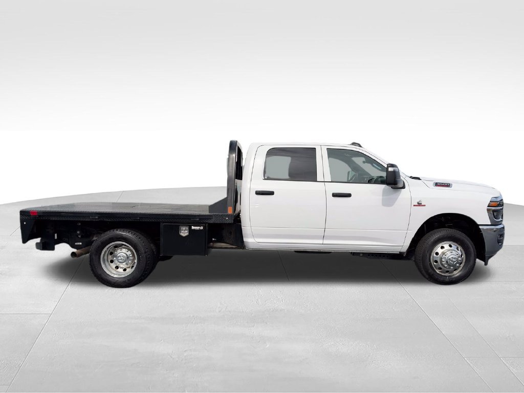 Used 2025 RAM 3500 Tradesman w/ Chrome Appearance Group AWD/4WD image 4