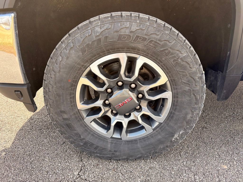 Used 2022 GMC Sierra 2500 SLT w/ SLT Convenience Package image 30