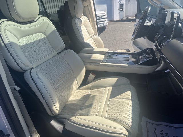 Used 2018 Lincoln Navigator Black Label w/ Cargo Package AWD/4WD image 44