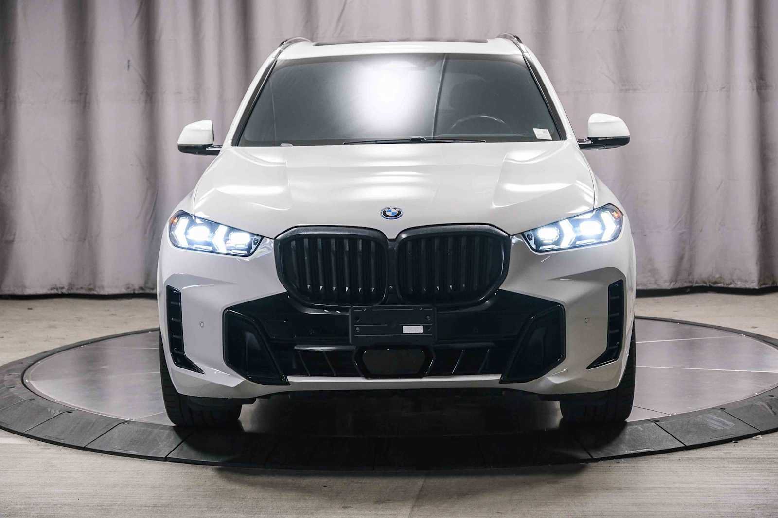 Used 2024 BMW X5 xDrive50e w/ M Sport Package AWD/4WD image 6