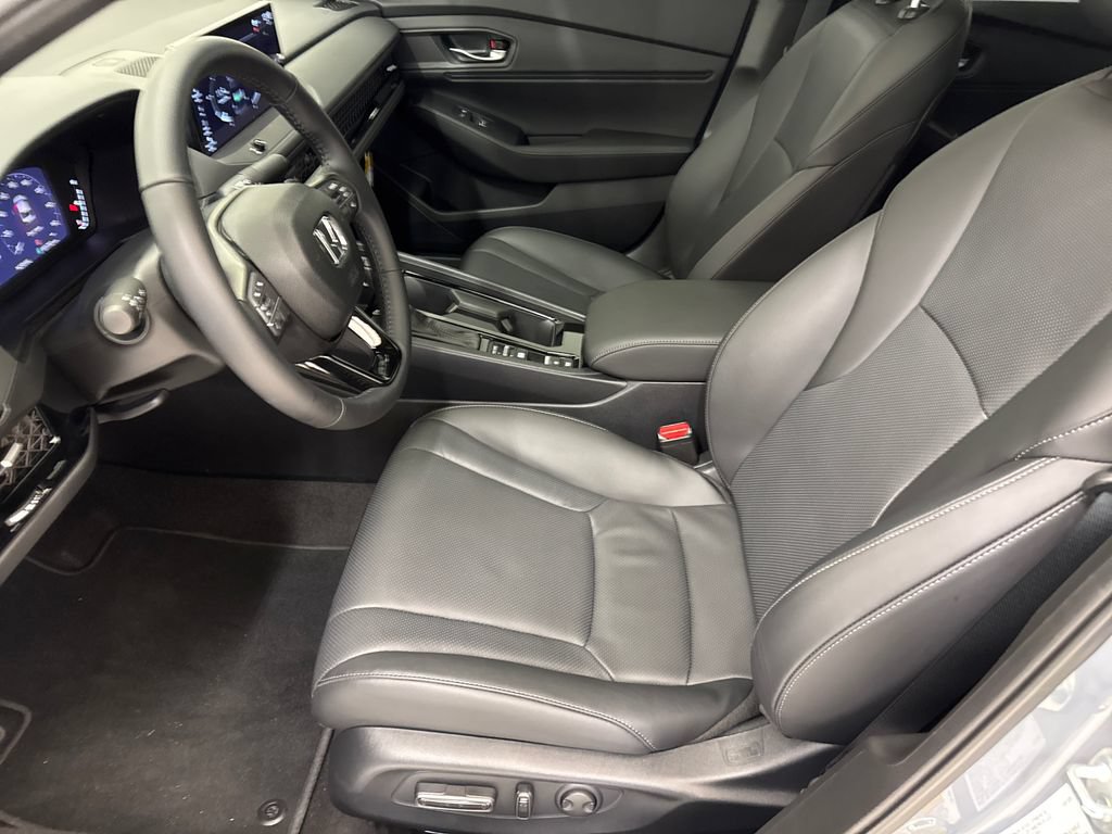 Used 2025 Honda Accord Sport image 17