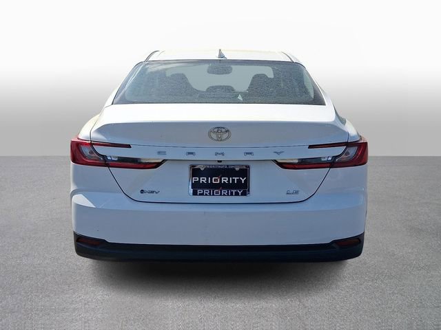 Used 2025 Toyota Camry LE FWD image 5