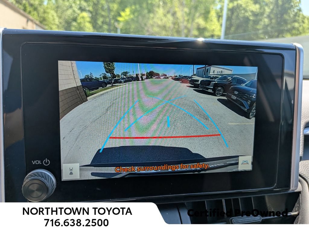 Used 2025 Toyota RAV4 XLE AWD/4WD image 9