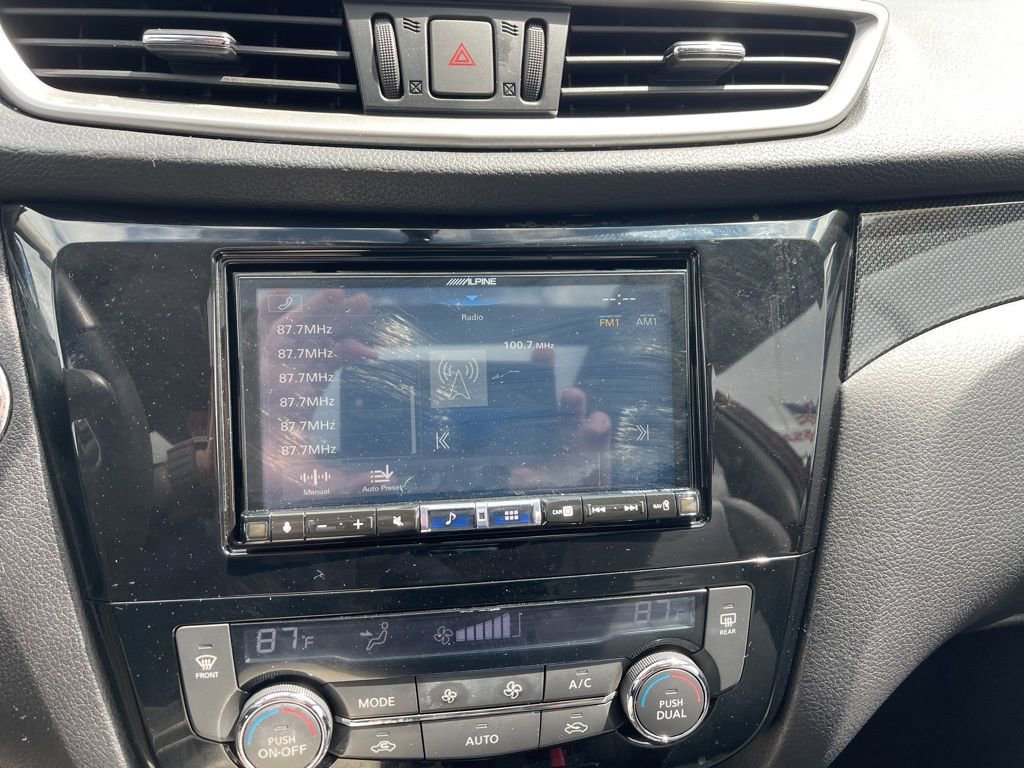 Used 2014 Nissan Rogue SL w/ SL Premium Package image 19