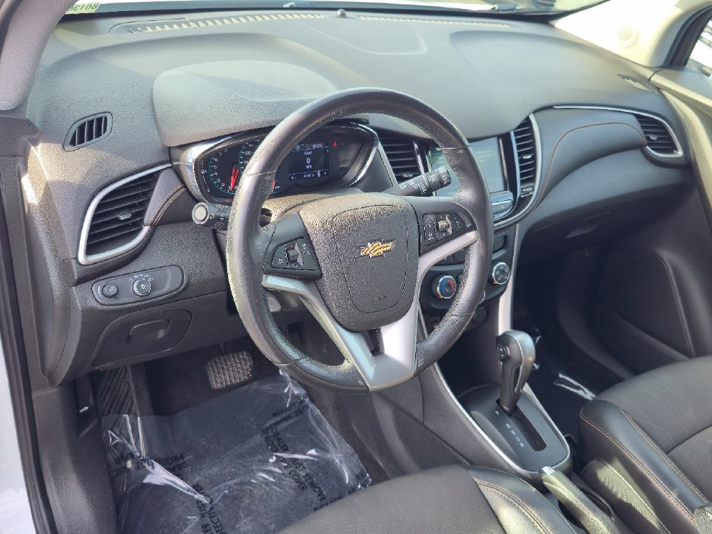 Certified 2019 Chevrolet Trax LT w/ LT Convenience Package FWD image 12