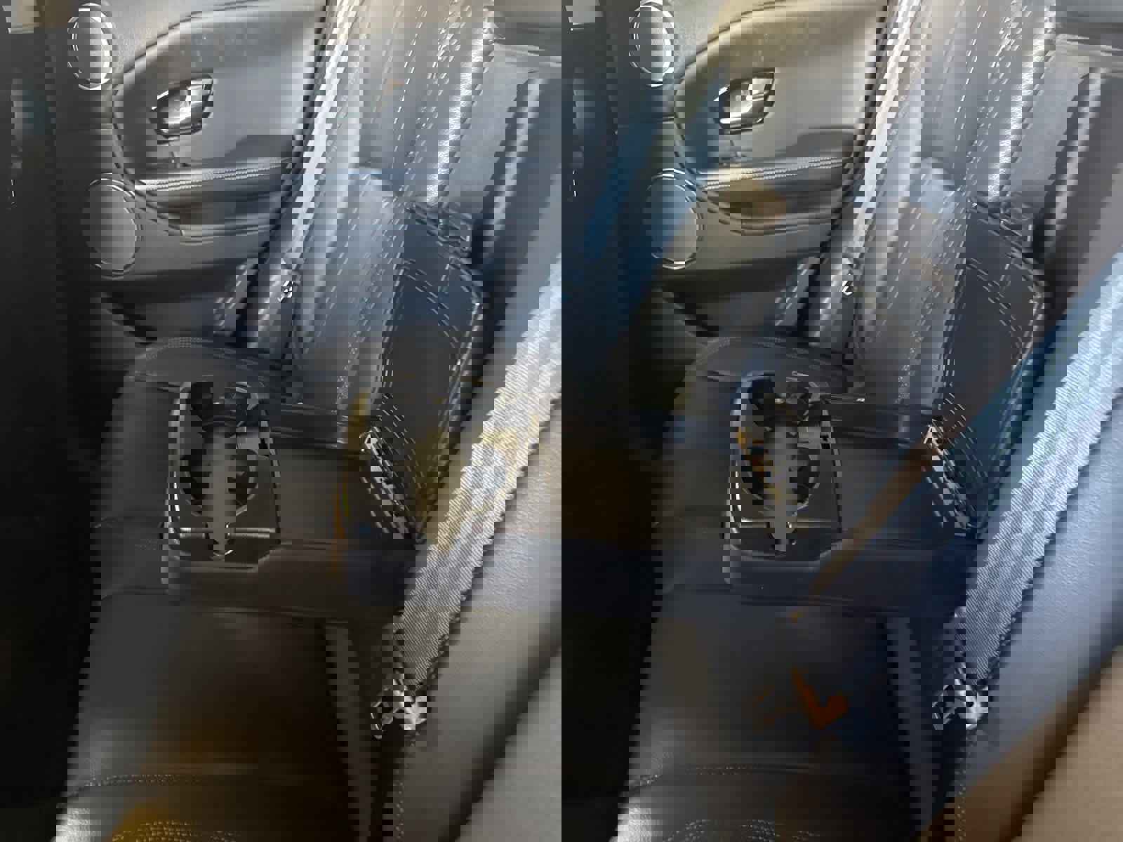 Used 2019 Land Rover Range Rover Evoque SE image 16