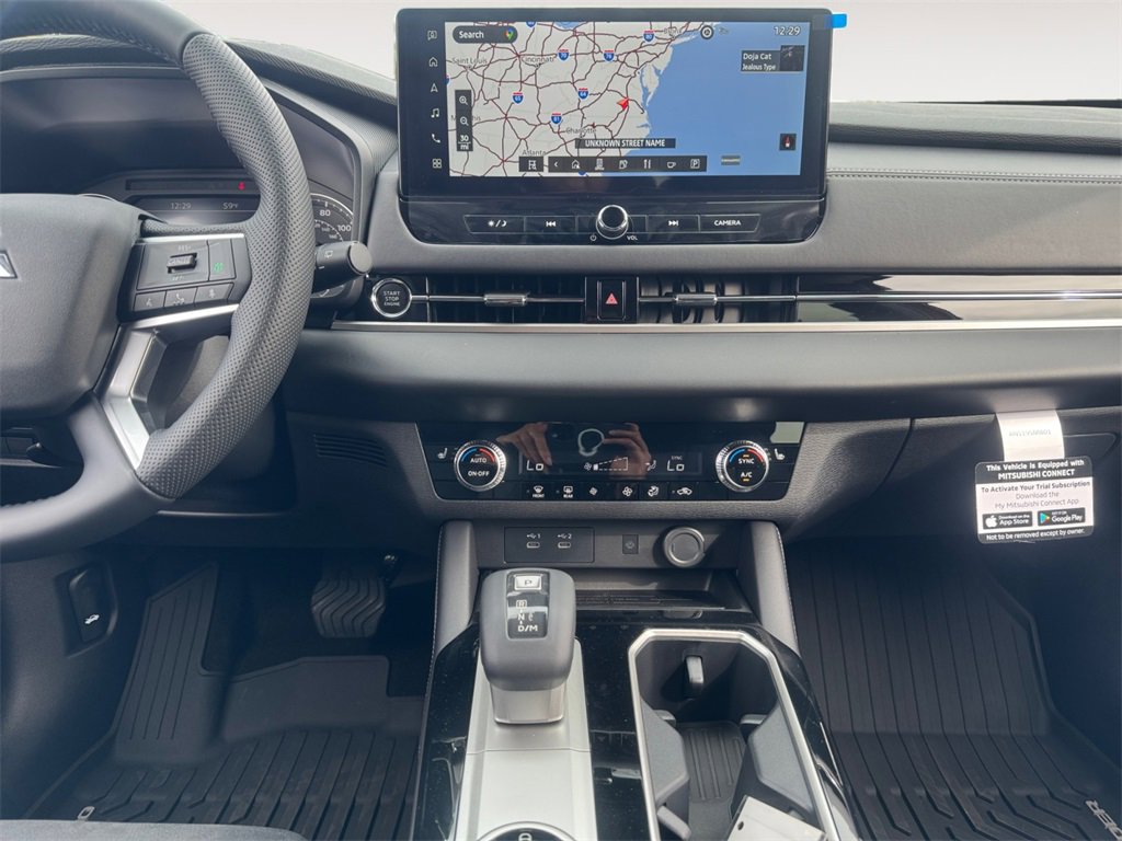 New 2026 Mitsubishi Outlander SE image 11