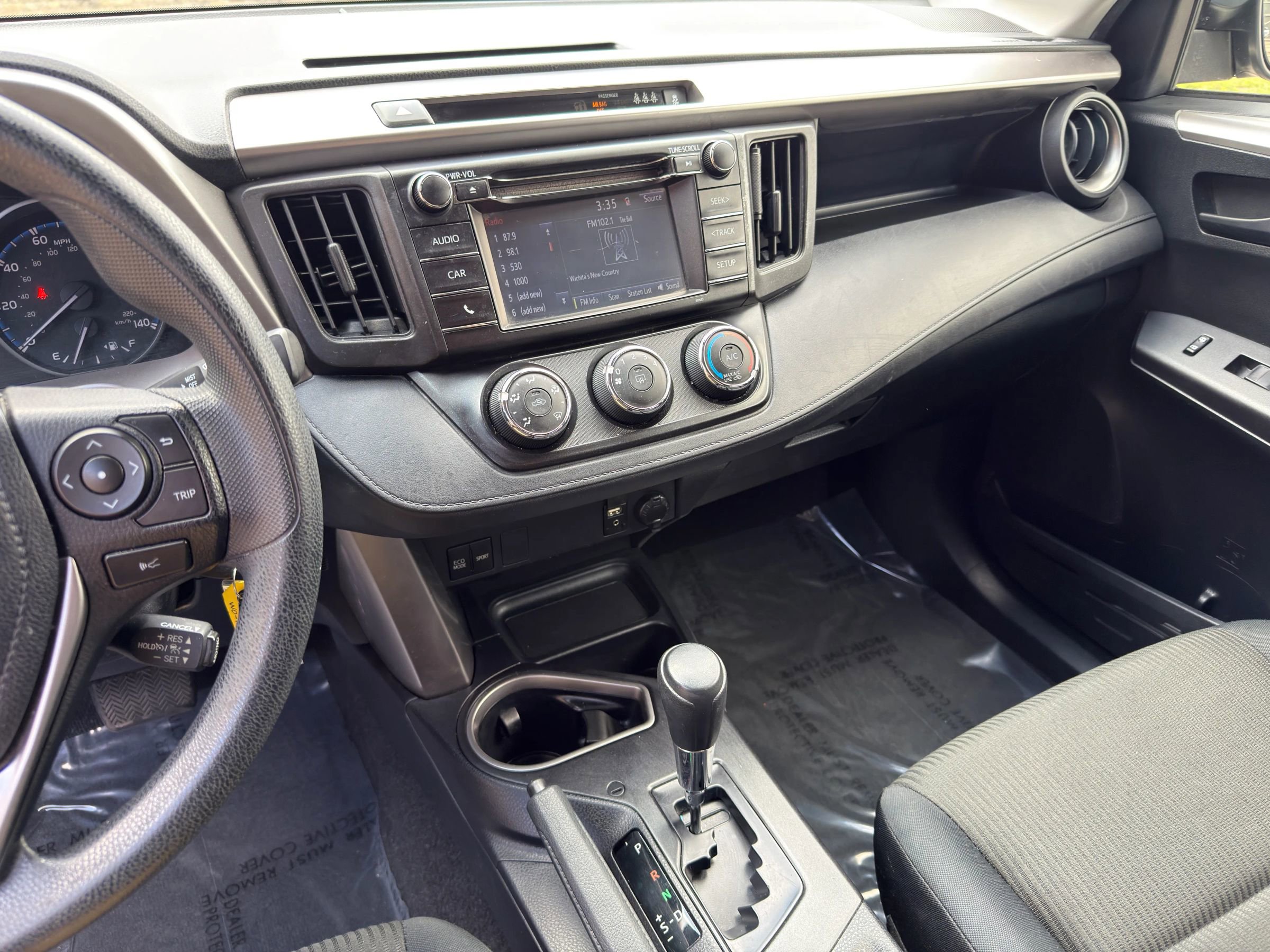 Used 2017 Toyota RAV4 LE FWD image 15