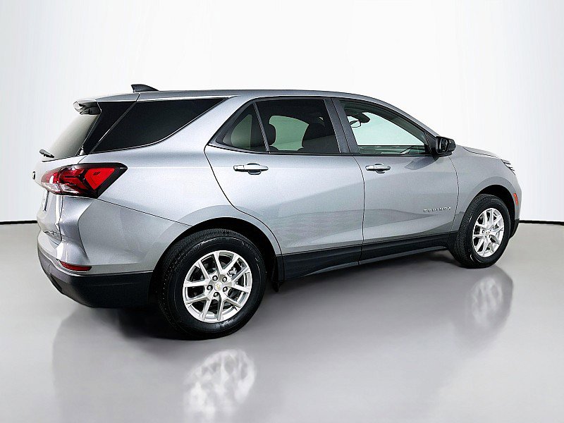 Used 2023 Chevrolet Equinox LS w/ LS Convenience Package image 7