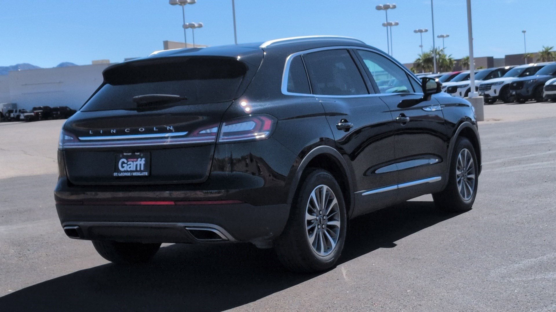 Used 2023 Lincoln Nautilus AWD w/ Premium Package image 3