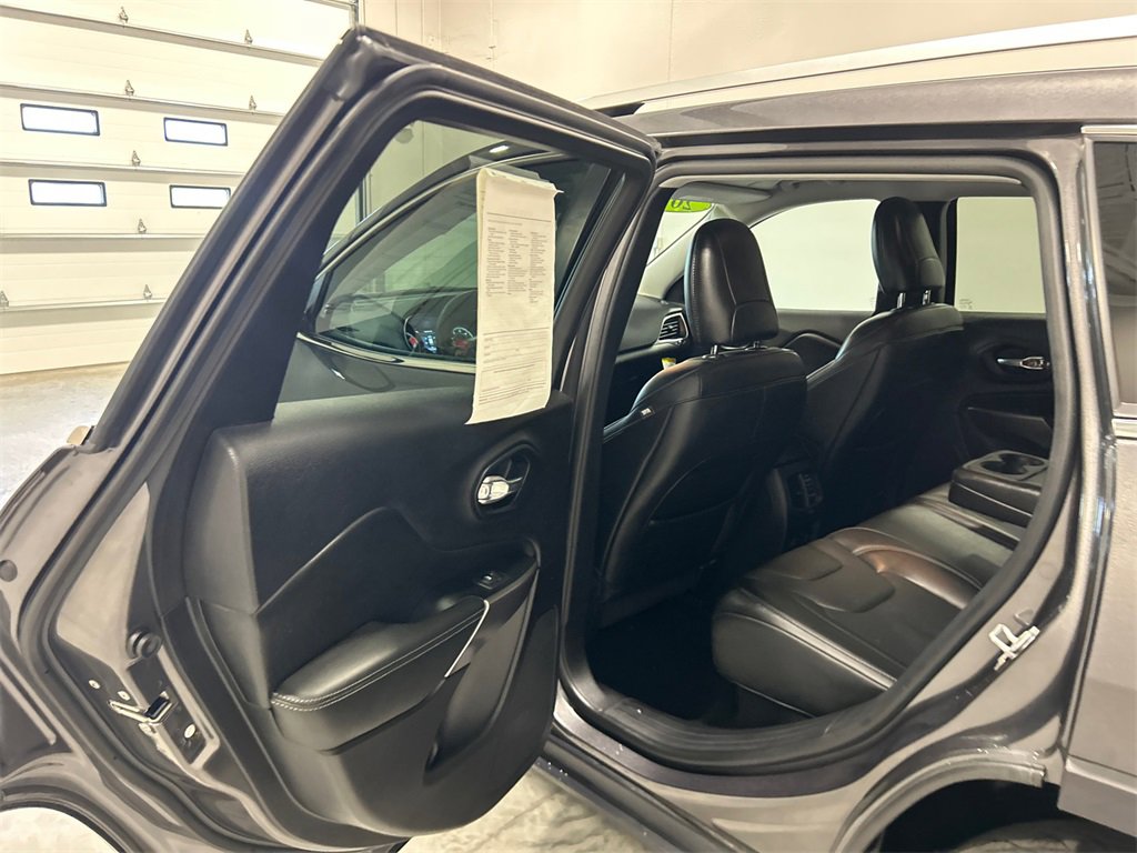 Used 2021 Jeep Cherokee Latitude Lux w/ Comfort/Convenience Group image 30