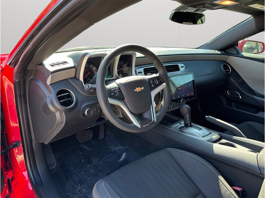 Used 2015 Chevrolet Camaro LS RWD image 6