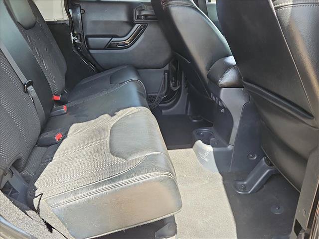 Used 2016 Jeep Wrangler Unlimited Sahara AWD/4WD image 23