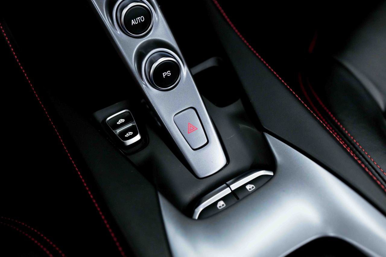 Used 2019 Ferrari Portofino RWD image 67