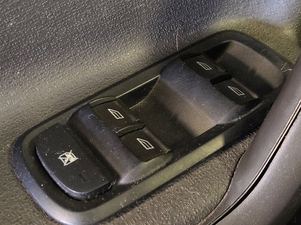 Used 2015 Ford Fiesta SE FWD image 27