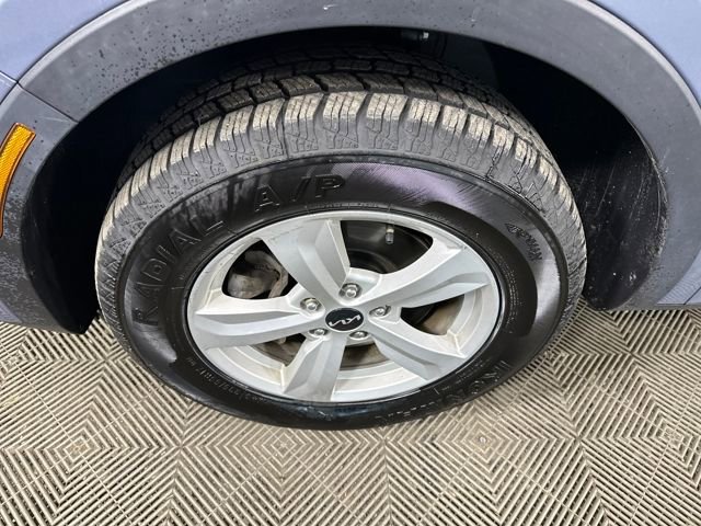 Used 2023 Kia Sorento LX image 10