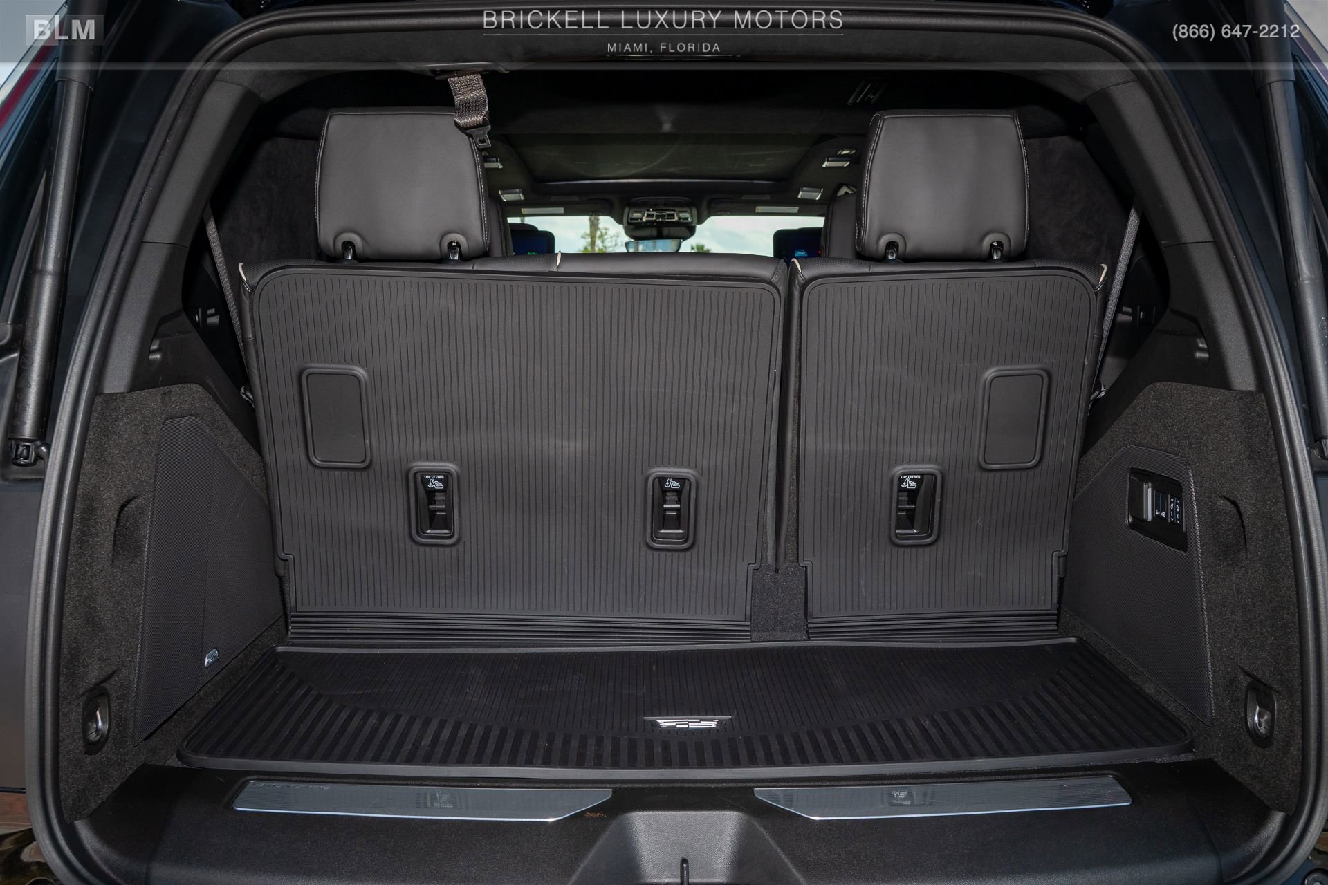 Used 2026 Cadillac Escalade Platinum Sport w/ LPO, ONYX Package AWD/4WD image 10