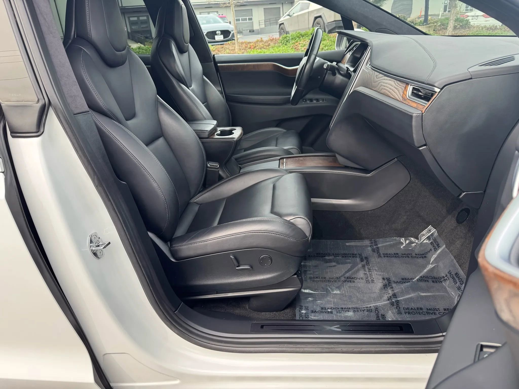 Used 2017 Tesla Model X 75D image 30