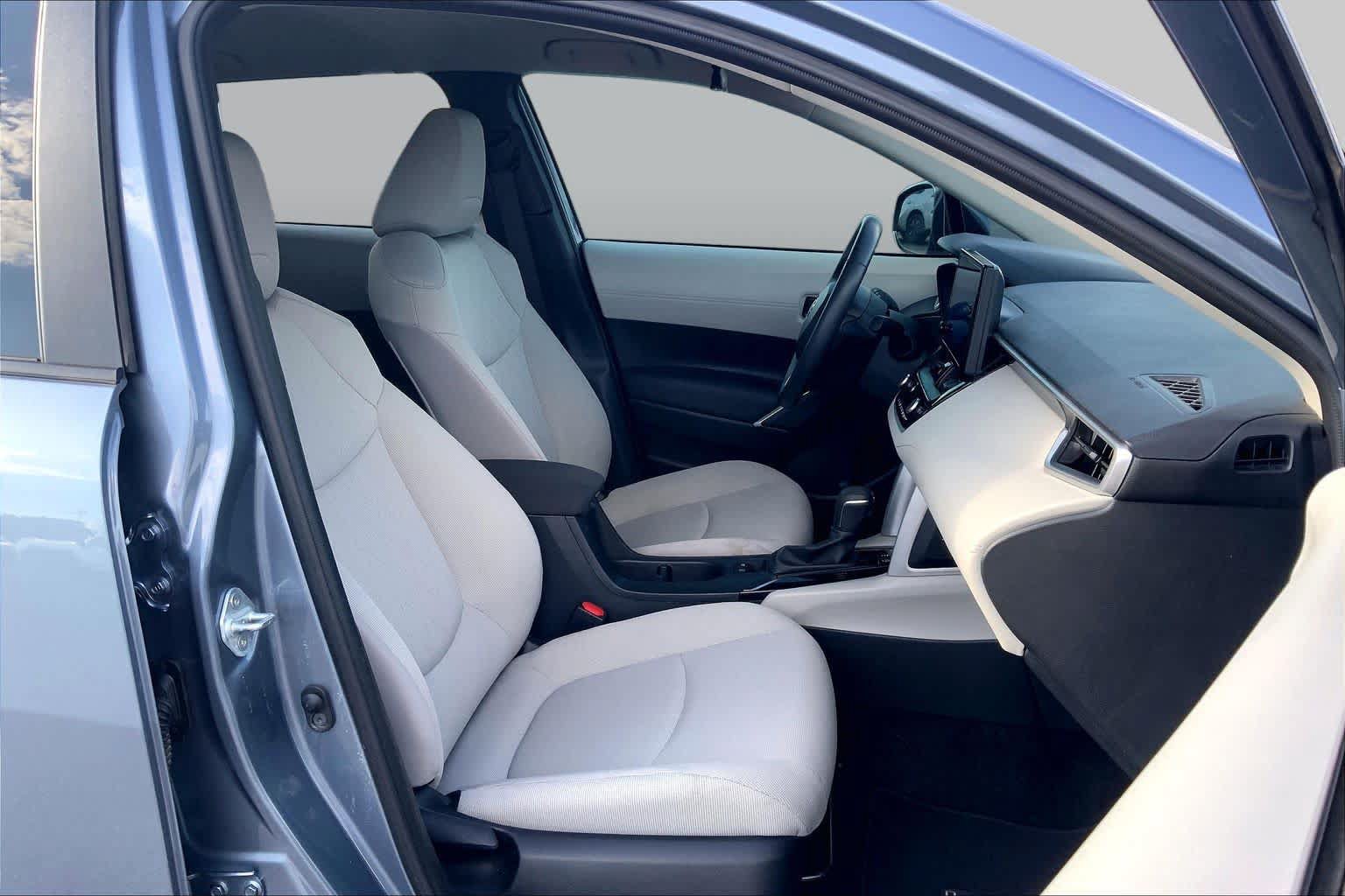 Used 2023 Toyota Corolla Cross LE FWD image 9