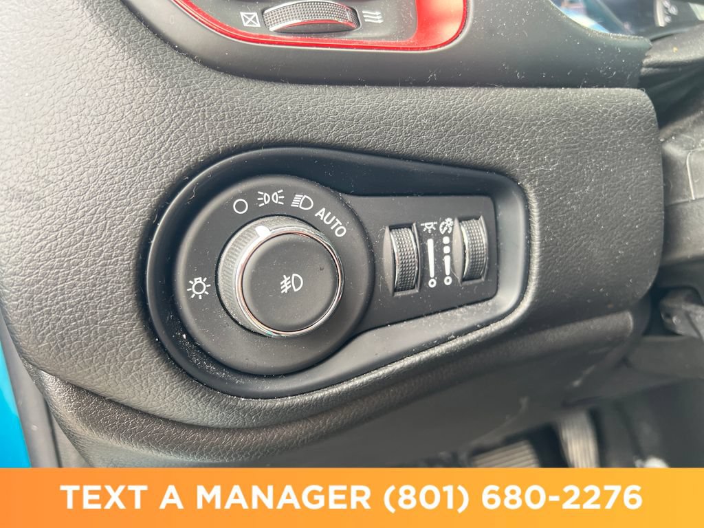 Used 2022 Jeep Renegade Trailhawk AWD/4WD image 27